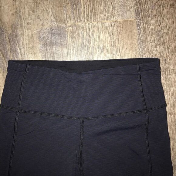 Lululemon Leggings: Size 6  - Picture 2 of 4